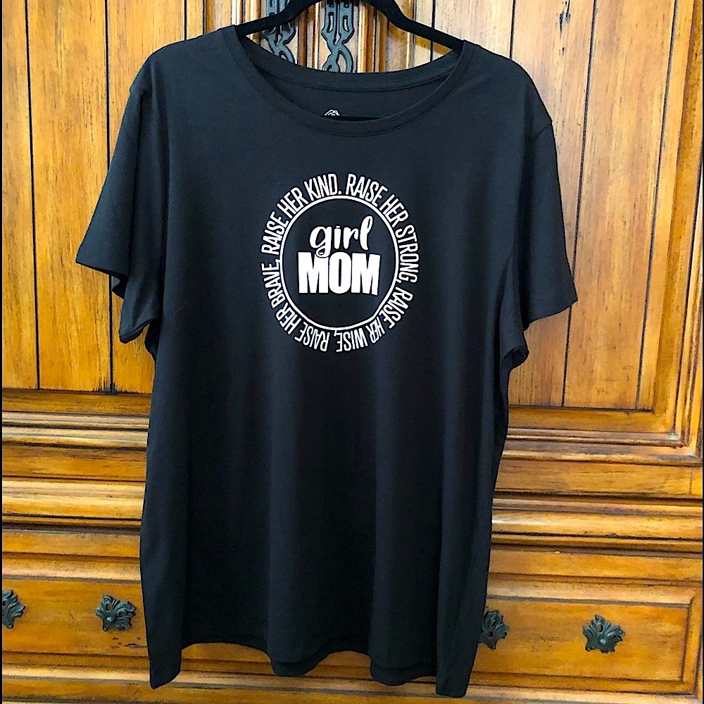 Women’s “Girl Mom” Graphic T-Shirt Size 3X
